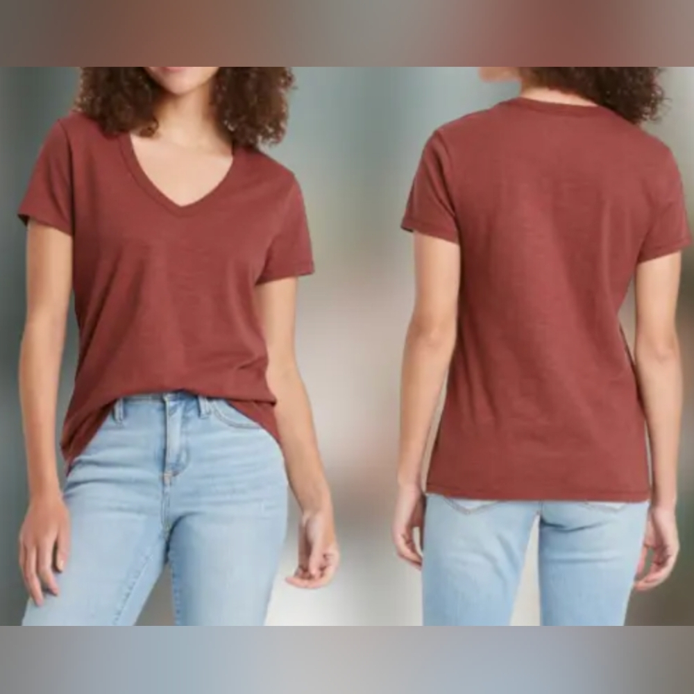 Universal Thread Women's V-neck Tee